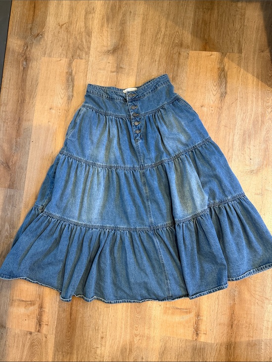 Veveret Dresses & Skirts - Veveret Tiered Twirl Denim Maxi Skirt
